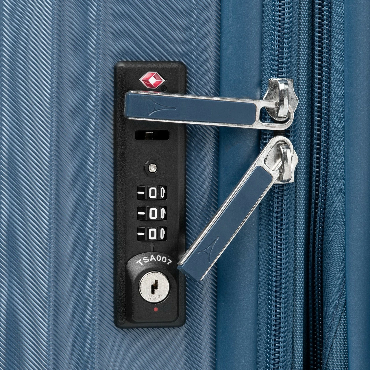 Travelpro Maxlite Air Expandable Large Suitcase - 78cm 16 Travelpro Maxlite Air Expandable Large Suitcase - 78cm - Image 16