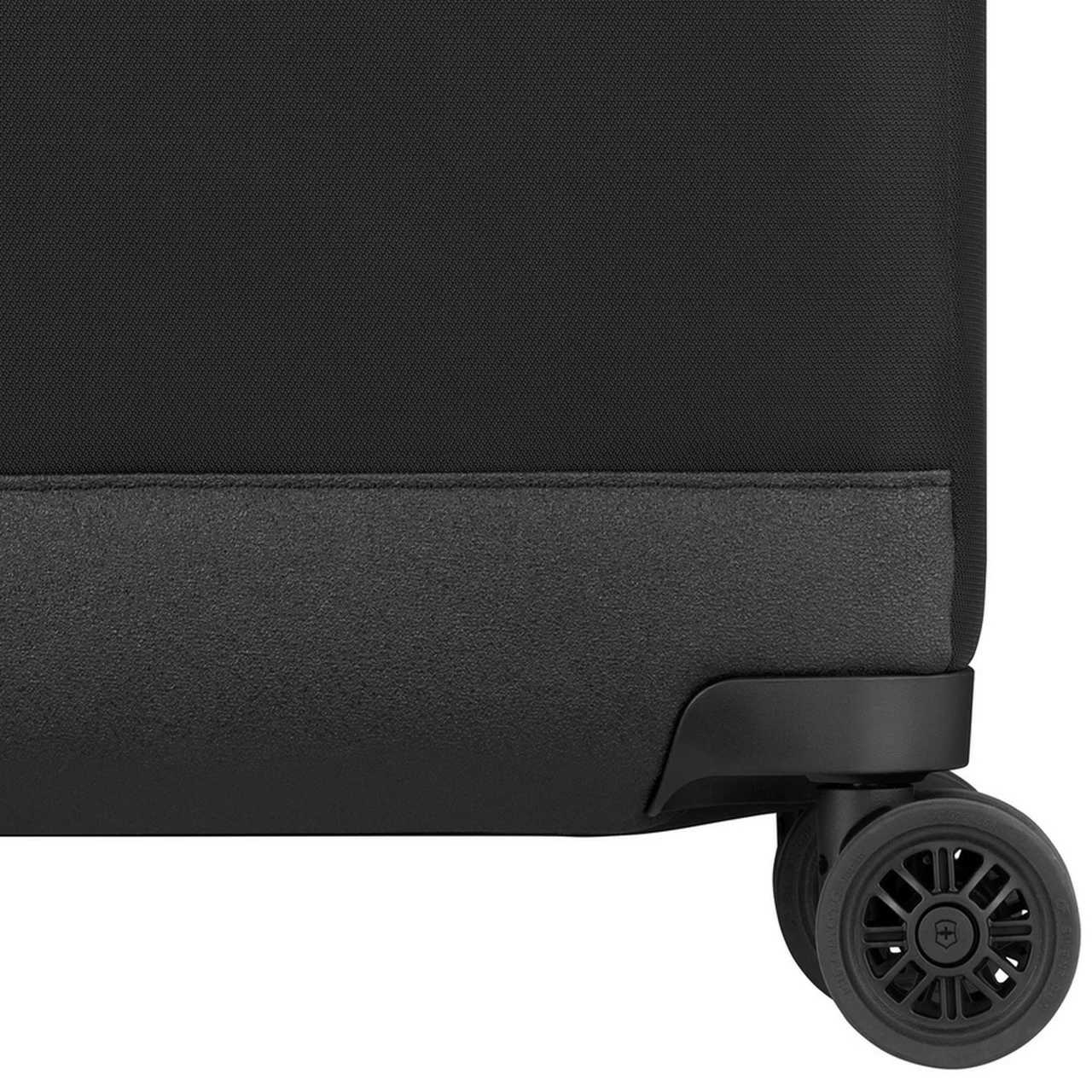 Victorinox Crosslight Expandable Large Suitcase - 76cm 17 Victorinox Crosslight Expandable Large Suitcase - 76cm - Image 17