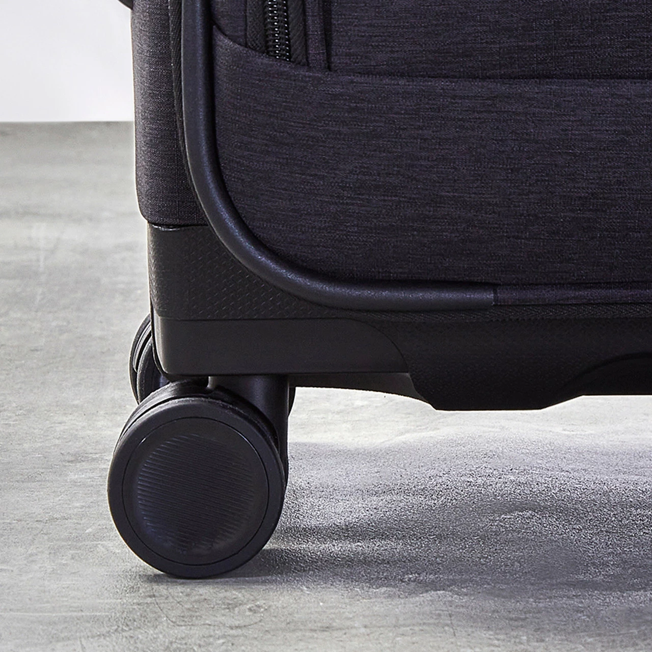 Rock Parker 4 Wheel Exp Medium Suitcase - 65cm 8 Rock Parker 4 Wheel Exp Medium Suitcase - 65cm - Image 8