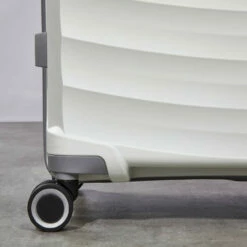 Rock Sunwave 4 Wheel Exp Medium Suitcase - 66cm -Luggage Store TR 0212 WH Wheels 96358.1661262765.1280.1280 75453.1661266120