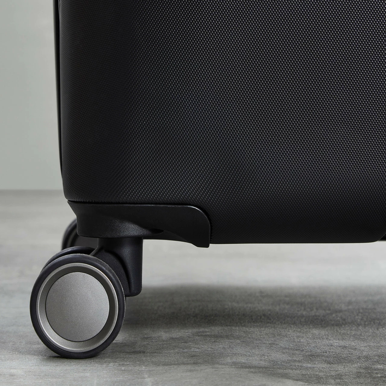 Rock Bali 4 Wheel Exp Large Suitcase - 75cm 5 Rock Bali 4 Wheel Exp Large Suitcase - 75cm - Image 5