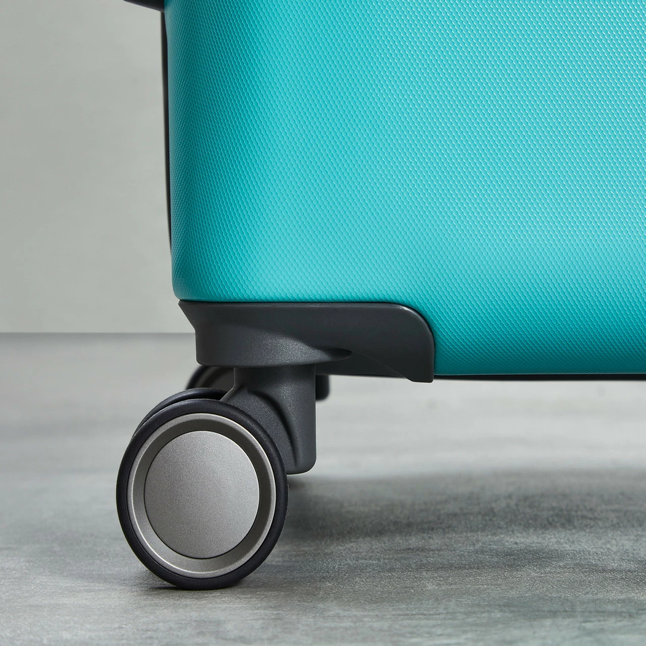 Rock Bali 4 Wheel Exp Large Suitcase - 75cm 19 Rock Bali 4 Wheel Exp Large Suitcase - 75cm - Image 19