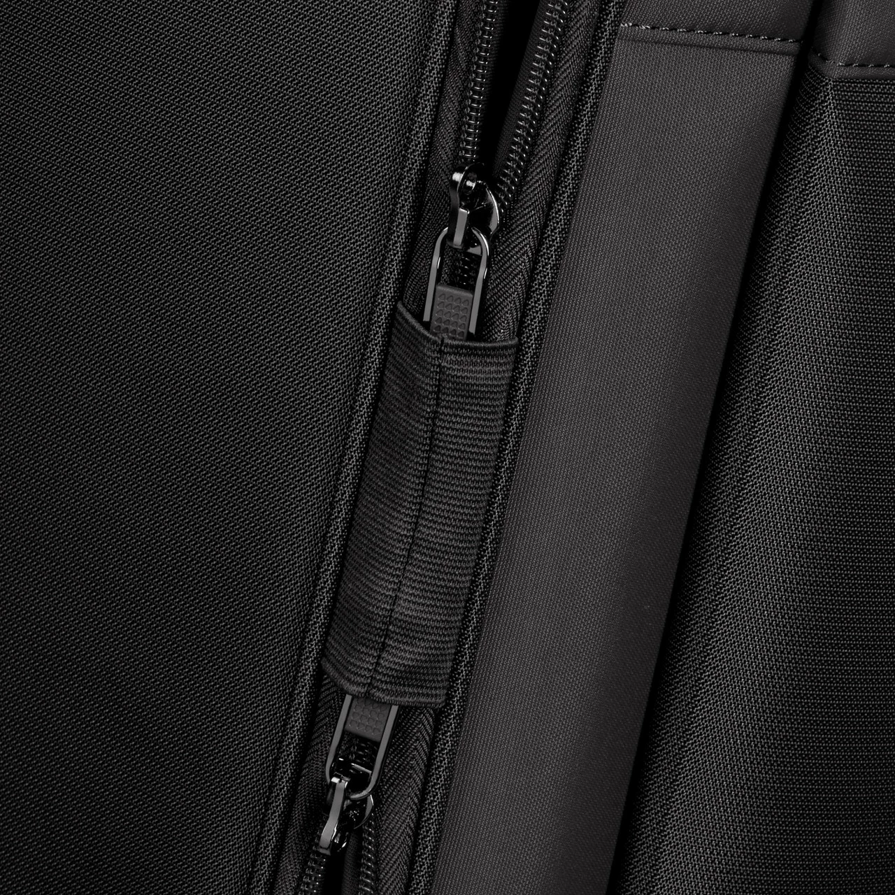 Samsonite Airea 4 Wheel Expandable Medium Suitcase - 67cm 10 Samsonite Airea 4 Wheel Expandable Medium Suitcase - 67cm - Image 10