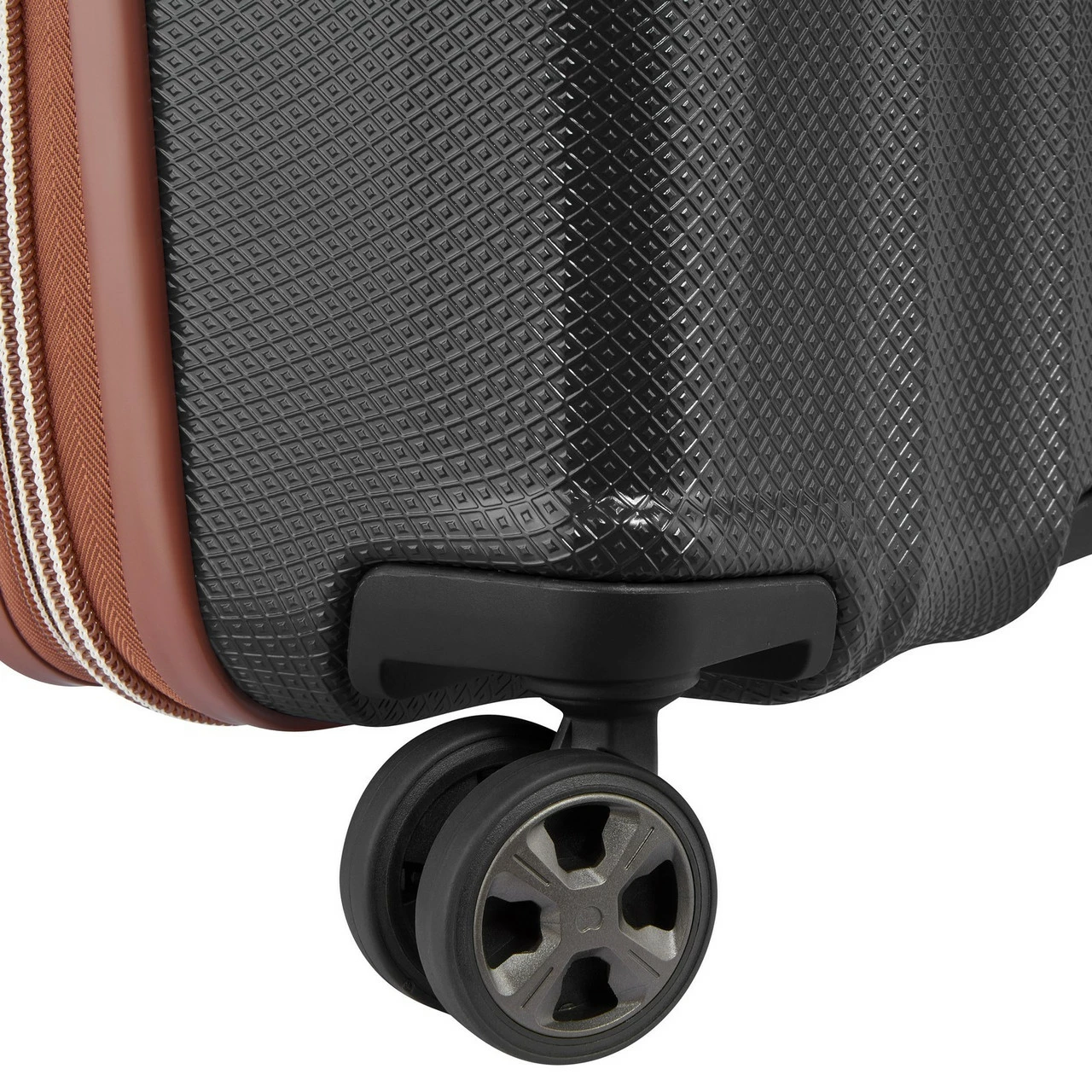 Delsey St. Tropez 4 Wheel Expandable Large Suitcase - 77cm 5 Delsey St. Tropez 4 Wheel Expandable Large Suitcase - 77cm - Image 5
