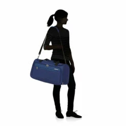 American Tourister Heat Wave Duffle Bag - 55cm 20 American Tourister Heat Wave Duffle Bag - 55cm -Luggage Store prod col 130671 6636 with silhouette 69047.1666711196