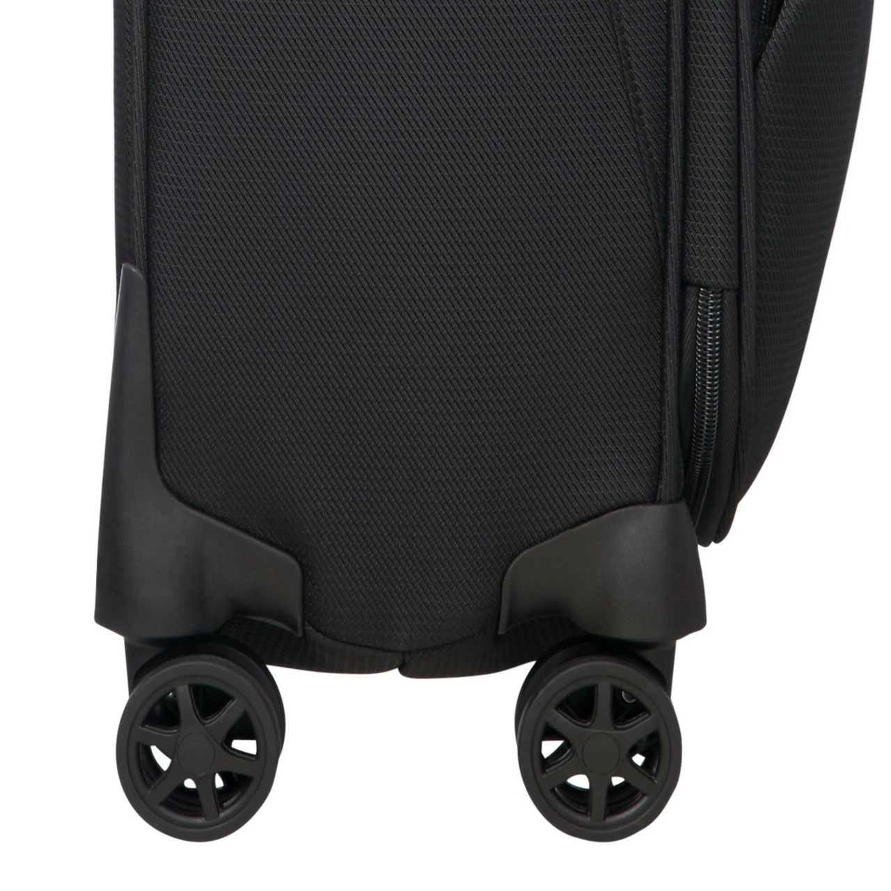 Samsonite Spark SNG Eco 4 Wheel Expandable Suitcase - 67cm 14 Samsonite Spark SNG Eco 4 Wheel Expandable Suitcase - 67cm - Image 14